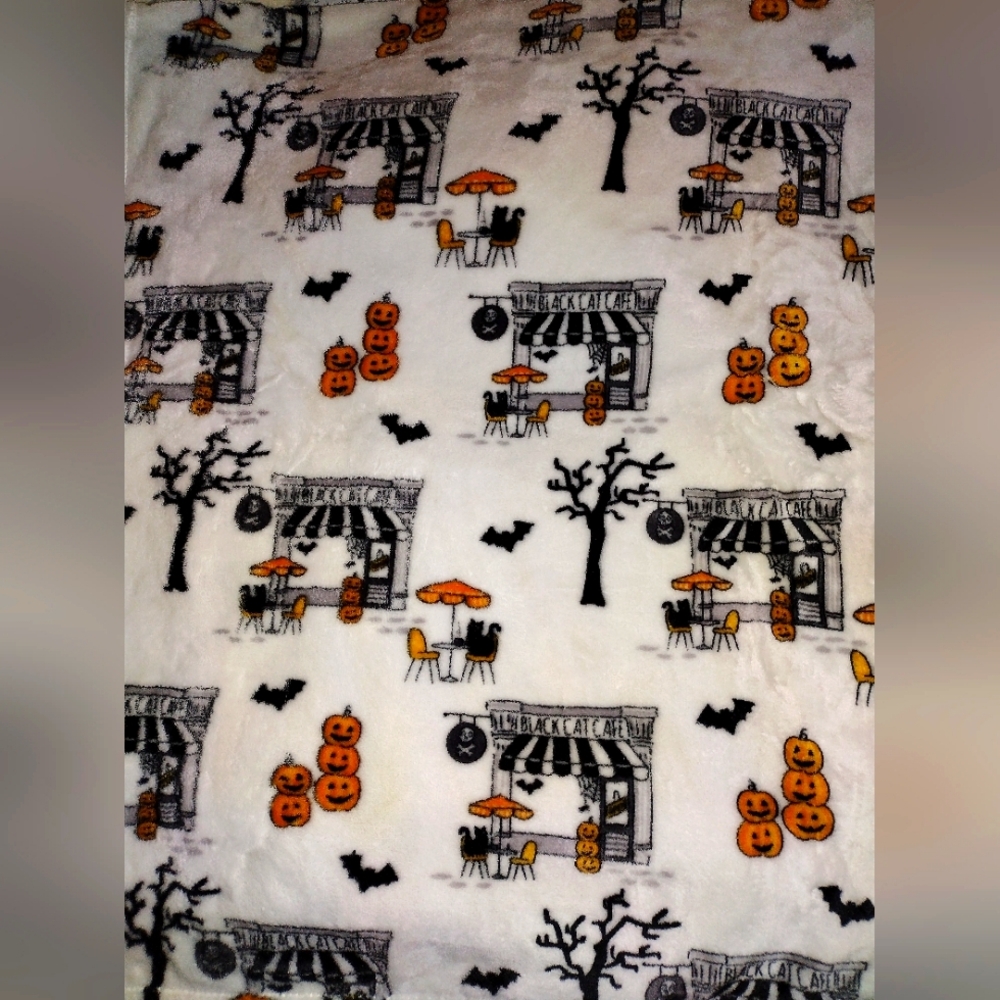 Extra large Halloween Goth throw black cats